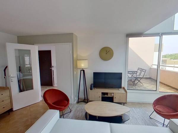 Colocation / Appartement 7 pièces de 122 m², Champs-sur-Marne, 6 Place des Aubepines, / Photo 2