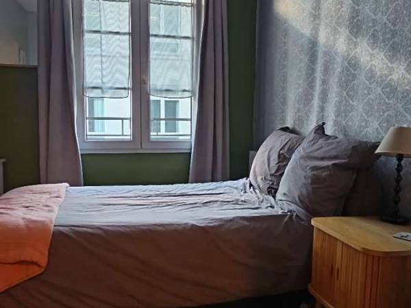 Chambre chez l'habitant / Appartement 3 pièces de 72 m², Paris, Rue François Miron / Photo 2