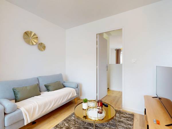 Colocation / Appartement 4 pièces de 59 m², Rouen, Rue Poret de Blosseville / Photo 2