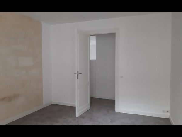Location / Appartement 2 pièces de 129 m², Bordeaux / Photo 4