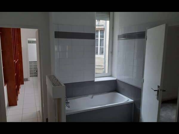 Location / Appartement 2 pièces de 129 m², Bordeaux / Photo 2