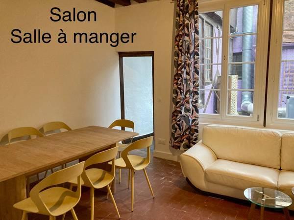 Colocation / Duplex 5 pièces de 108 m², Auxerre, Rue Fecauderie / Photo 2