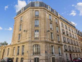 Coliving / 10 rooms building · 467 m², Paris, Rue Blomet