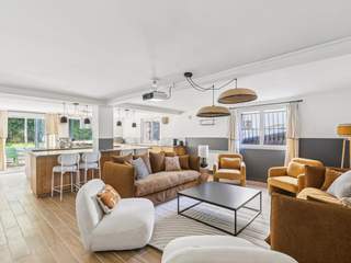 Rental / 15-bedroom flat · 263 m², Villejuif, Rue du Docteur Paul Laurens