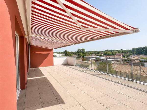 Location / Appartement 5 pièces de 115 m², Saint-Médard-en-Jalles, Avenue Montaigne / Photo 6