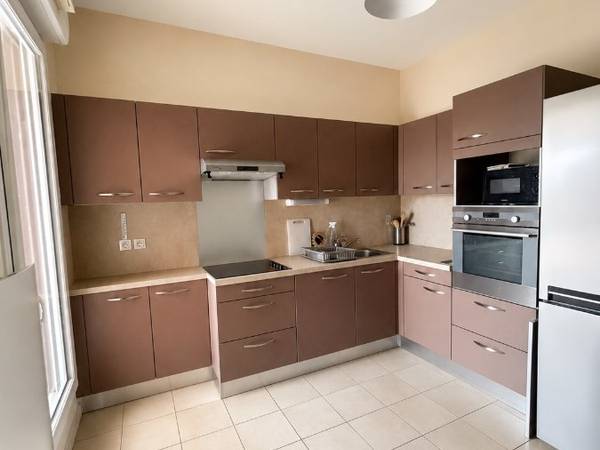 Location / Appartement 5 pièces de 115 m², Saint-Médard-en-Jalles, Avenue Montaigne / Photo 2