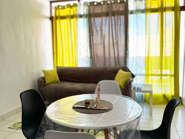 Colocation / Appartement 4 pièces de 65 m², Pointe-à-Pitre, Boulevard Legitimus / Photo 11