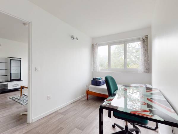 Colocation / Appartement 4 pièces de 62 m², Massy, Allée du Béarn / Photo 2