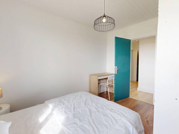 Colocation / Appartement 5 pièces de 85 m², Talence, Rue de Suzon / Photo 2