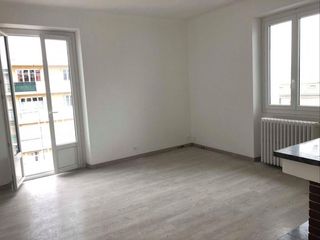 Location / Appartement 3 pièces de 70 m², Ajaccio, Dell Pelegrino