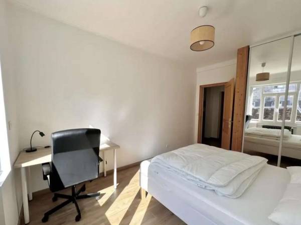 Colocation / Appartement 4 pièces de 80 m², Besançon, Rue de la Préfecture / Photo 2