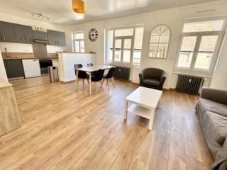 Colocation / Appartement 4 pièces de 80 m², Besançon, Rue de la Préfecture