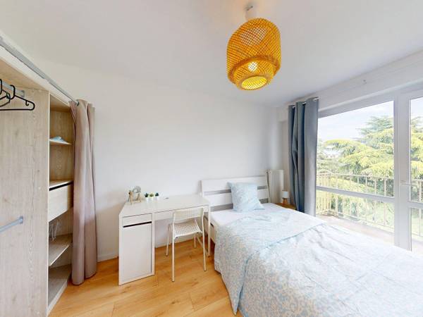 Colocation / Appartement 5 pièces de 78 m², Évry-Courcouronnes, Rue Alphonse Daudet / Photo 2