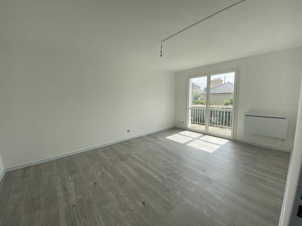 Location / Appartement 2 pièces de 49 m², Le Creusot, Rue des Acacias / Photo 2