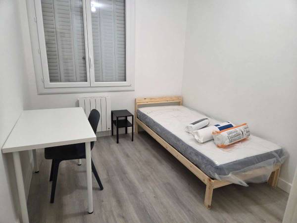Colocation / Appartement 5 pièces de 74 m², Villeurbanne, Rue Léon Blum / Photo 2