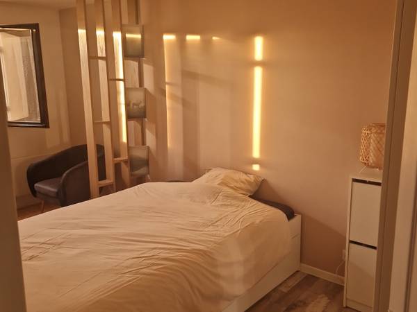 Colocation / Maison 1 pièce de 90 m², Plaisir, Rue Max Ophuls / Photo 2