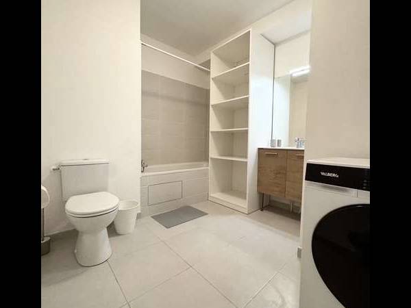 Colocation / Appartement 5 pièces de 90 m², Paris, Avenue Pierre de Coubertin / Photo 2