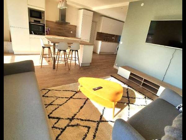 Colocation / Appartement 6 pièces de 110 m², Massy, Square du Portugal / Photo 2