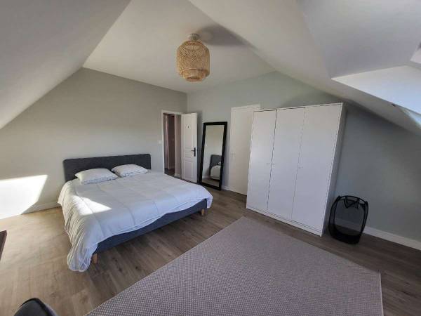 Colocation / Résidence 10 pièces de 280 m², Laval, Rue du Dauphin / Photo 2