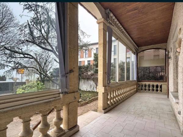 Colocation / Appartement 6 pièces de 166 m², Savigny, Route de Sain Bel / Photo 2