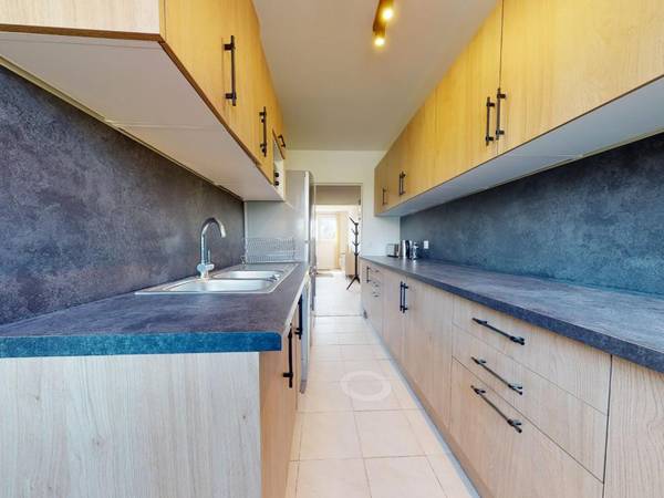Colocation / Appartement 6 pièces de 107 m², Cergy, 10 B Les Touleuses Brunes / Photo 2
