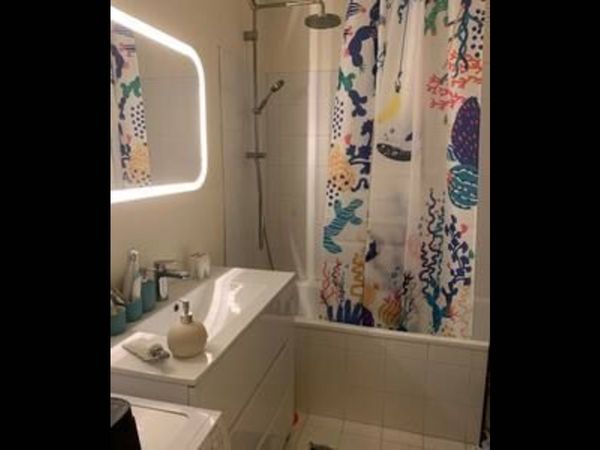 Chambre pour étudiant / Appartement 4 pièces de 85 m², Paris, Rue Curial / Photo 2