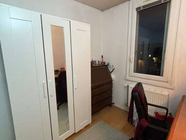 Colocation / Appartement 4 pièces de 89 m², Montigny-le-Bretonneux, Boulevard Descartes / Photo 2