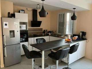 Colocation / Appartement 4 pièces de 10 m², Lyon, Avenue Général Frère