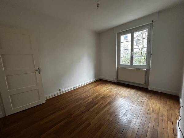 Location / Appartement 3 pièces de 67 m², Le Creusot, Rue Marechal Leclerc / Photo 5