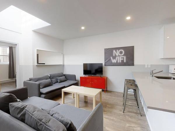 Colocation / Appartement 4 pièces de 90 m², Montréal / Photo 2
