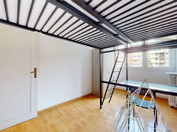 Colocation / Appartement 4 pièces de 65 m², Montreuil, Rue Saint-Denis / Photo 2