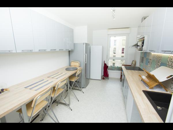 Colocation / Appartement 5 pièces de 89 m², Noisy-le-Grand, Avenue du Pavé Neuf / Photo 2