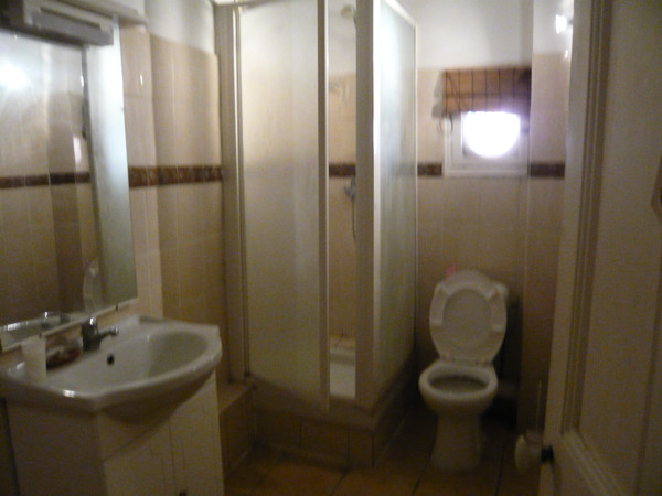Colocation / Appartement 4 pièces de 72 m², Marseille, Rue De Crimée / Photo 6