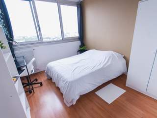 Room share, 6 rooms apartment, Paris