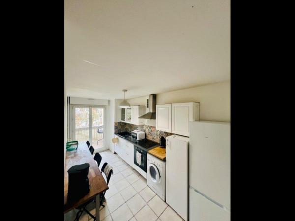 Colocation / Appartement 4 pièces de 80 m², Évry-Courcouronnes, Square Lamartine / Photo 2