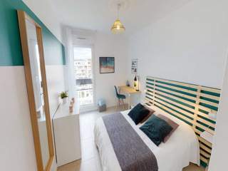 Room share / 6 rooms apartment · 140 m², Nanterre, Boulevard de Pesaro