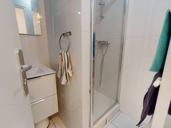 Colocation / Appartement 5 pièces de 95 m², Nîmes, Rue Vaissette / Photo 12