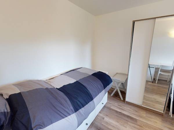 Colocation / Appartement 5 pièces de 84 m², Tremblay-en-France, Allée Jean-Baptiste du Cerceau / Photo 2