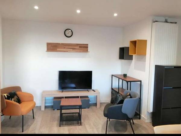 Colocation / Appartement 4 pièces de 68 m², Chambéry, Place Saint-Pierre de Mâche / Photo 2