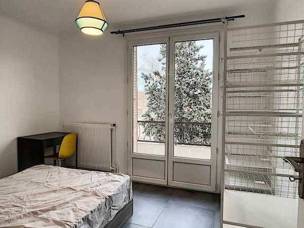 Colocation / Appartement 4 pièces de 70 m², Lyon, Boulevard Pinel / Photo 2