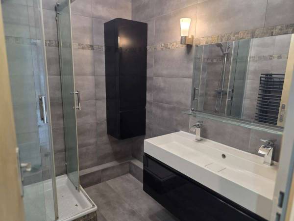 Colocation / Appartement 4 pièces de 75 m², Caluire-et-Cuire, Grande Rue de Saint Clair / Photo 2