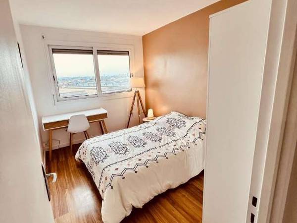 Colocation / Appartement 5 pièces de 80 m², Aubervilliers / Photo 2