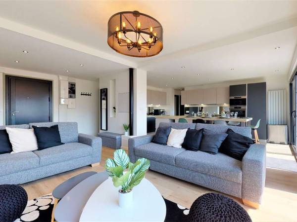 Colocation / Appartement 8 pièces de 157 m², Annemasse, Rue de Genève / Photo 2