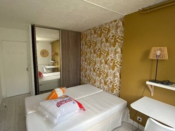 Chambre pour étudiant / Immeuble 3 pièces de 68 m², Évry-Courcouronnes, Square Jean Allemane / Photo 2