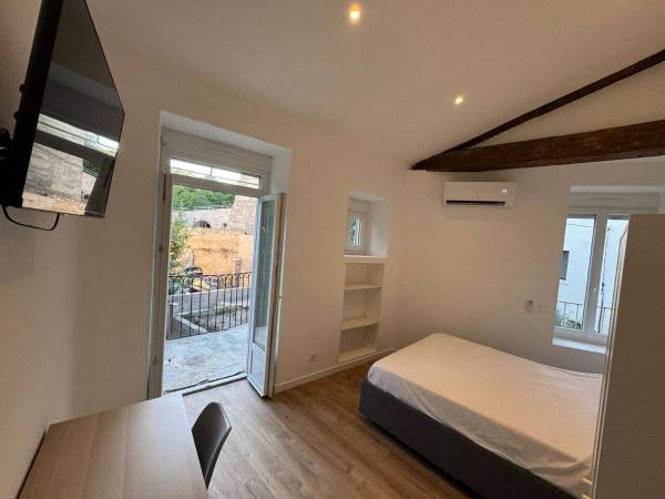 Colocation / Appartement 7 pièces de 145 m², Nîmes, Rue Rullman / Photo 2