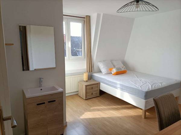 Colocation / Maison 8 pièces de 110 m², Roubaix, Rue Auguste Blanqui / Photo 2