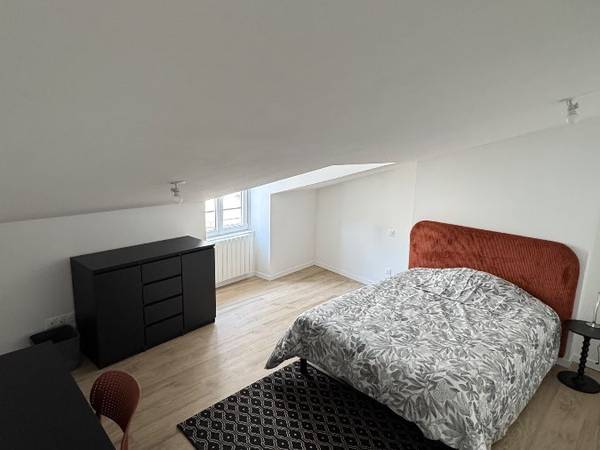 Colocation / Appartement 4 pièces de 90 m², Bourg-en-Bresse, Rue Edgar Quinet / Photo 3