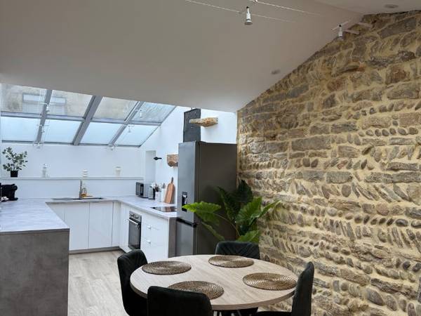 Colocation / Appartement 4 pièces de 90 m², Bourg-en-Bresse, Rue Edgar Quinet / Photo 2