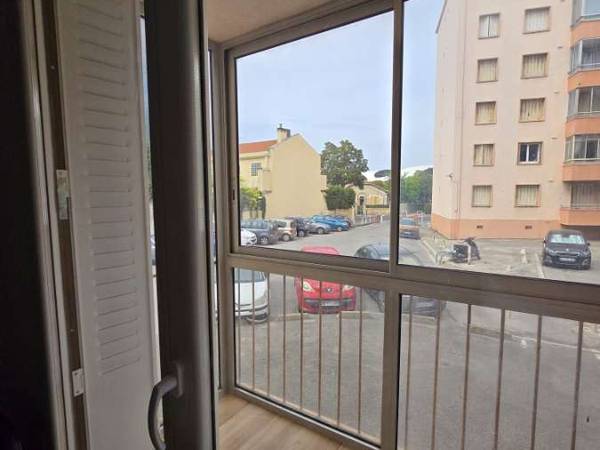 Colocation / Appartement 5 pièces de 82 m², Marseille, Square Jean Bouin / Photo 2