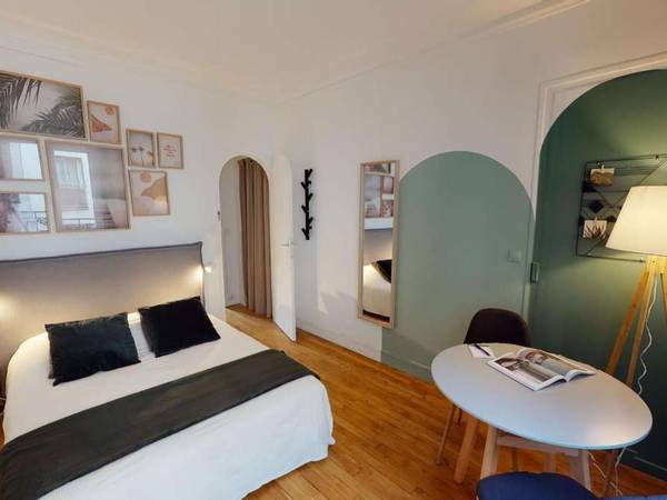 Colocation / Appartement 8 pièces de 85 m², Paris, Rue du Père Brottier / Photo 2